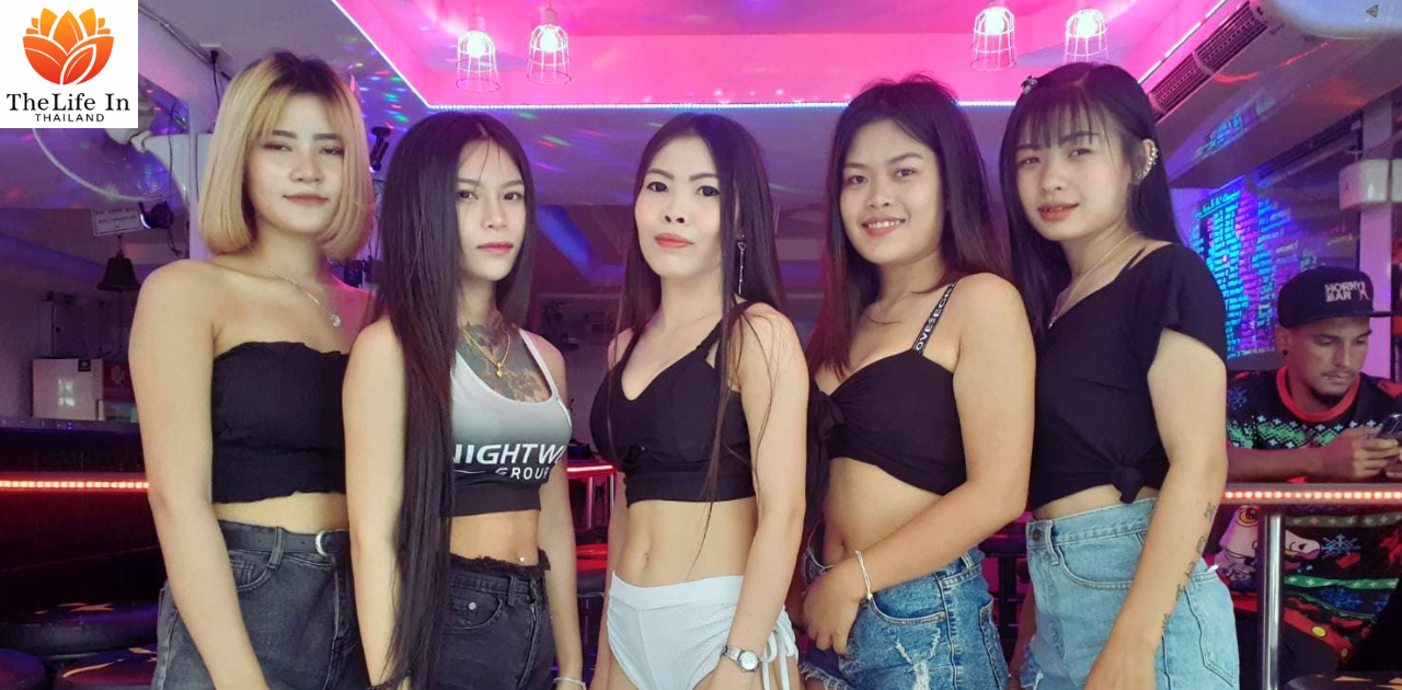 thai women